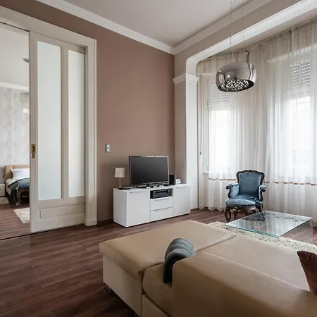 Elegant Near Parliament And The Danube * 부다페스트