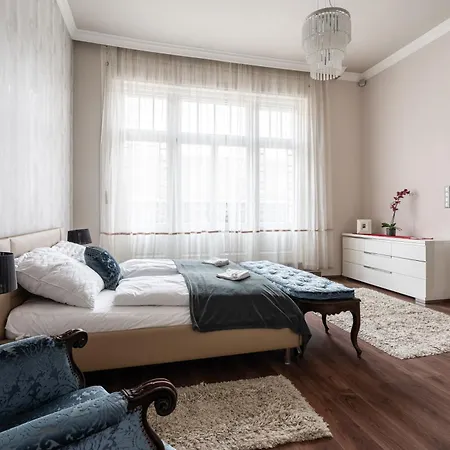 Elegant Near Parliament And The Danube 아파트