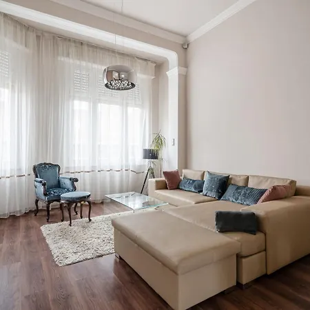 Elegant Near Parliament And The Danube *